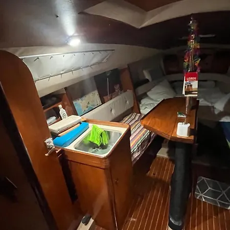 Waterlife Hotel en barco