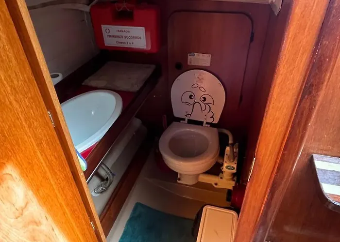 Waterlife ספינת מלון